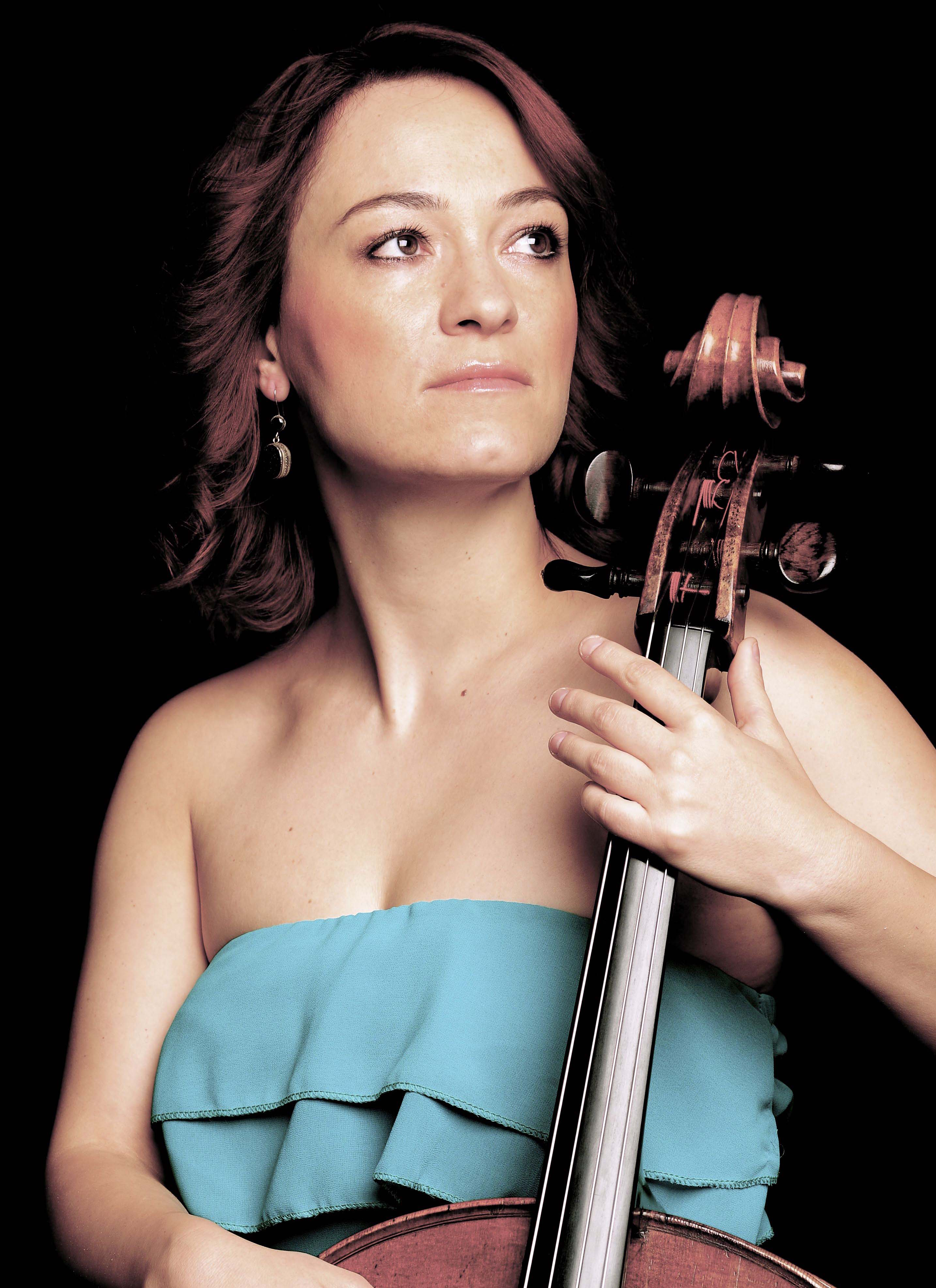 Cellistin Anna Lenda, Duo Esculando